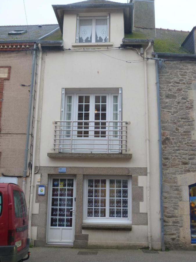 "Les Mouettes" Maison De Pecheur En Centre Ville Saint-Vaast-la-Hougue Exterior photo